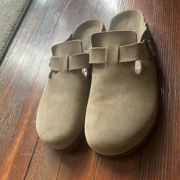 Ariesugg by Ugg Tan Suede Mules - Picture 6 of 12